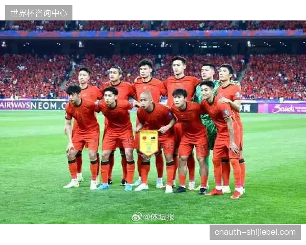 中国男足在18强赛中表现不佳，最终1-0战胜巴林后仍以小组第五的成绩提前出局